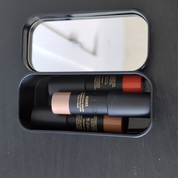 Nudestix x Allana Davison bundle - Picture 3 of 7